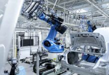 Důvěra v ekonomiku klesá u domácností. U podniků roste v_ekonomiku