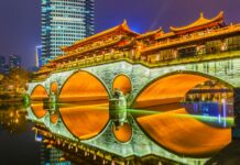 Čína splnila domácí úkol. Loni rostl její HDP o více než pět procent HDP