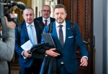 Vláda odložila zákon o obchodování s emisními povolenkami emisnimi_povolenkami