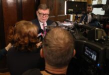 Ministr Stanjura chce vzít nemocnicím miliardy korun na péči stanjura