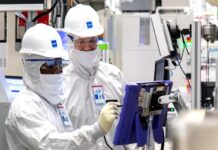 WSJ píše o možném převzetí společnosti Intel konkurencí