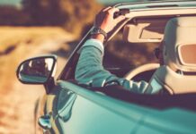 Vítr ve vlasech za pár korun: Kabriolet může být váš za jedinou výplatu kabriolet