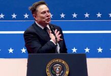 Automobilka Tesla už doplácí na politické aktivity Elona Muska Tesla