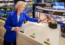 Rozdíl ocenění amerických a evropských akcií byl loni rekordní akcii