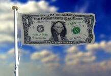 Trump preferuje cla před sankcemi. Důvodem je i dolar cla