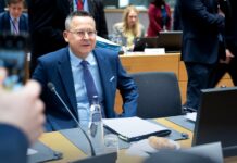 Fico pobízí Slováky k účasti na státním dluhu. Nabídl jim dluhopisy dluhopisy