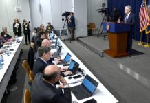 FED se do snížení úroků nijak nehrne. Riziko inflace v USA zůstává FED