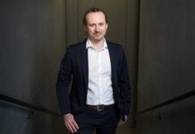 Sotva zemřel Cyril Höschl, vzplál otevřený boj o NUDZ NUDZ