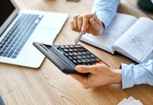 Superdávku schválili poslanci. Kalkulačka pro výpočet dávky chybí kalkulacka