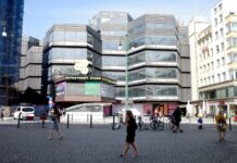 Obchodní dům Kotva zbavují azbestu. Nová Kotva otevře 2027 Kotva