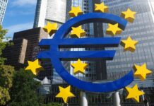 ECB snížila úroky. Letošní průměrnou inflaci očekává ve výši 2 % ECB