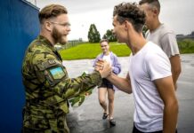 Názor: Ať mladí řeknou, jakou armádu si představují armadu