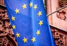 Zadlužování zemí EU pokračuje i letos. A roste i zadlužení Česka zadluzeni