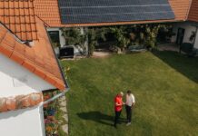 Levná fotovoltaika se může prodražit. Když firma zkrachuje, záruka může být k ničemu FVE