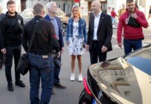 Komentář: Pavel drží Koláře. Fiala drží Stanjuru. A my to platíme drzi