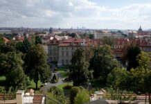 Česko se zadlužuje dvakrát rychleji než průměr EU Cesko