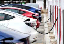 Kdo ovládne autoprůmysl v příštích letech? Odpoví nový e-book XTB XTB