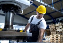 Průmysl v Česku i Německu v listopadu pozitivně překvapil listopadu