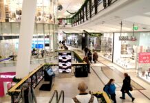 Maloobchod v listopadu rostl. Ale dražší nákupy lidé dál odkládají listopadu