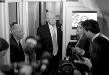 Trump v Davosu nabídne ekonomiku. Na fórum míří i český premiér trump