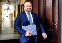 Exministr Jurečka měl opět smůlu. Funkce předsedy se mu dál vzpírá Jurecka