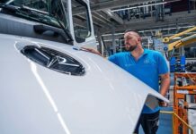 Mercedes-Benz otevře nový závod v Chebu. A zvládne to bez pobídek Chebu