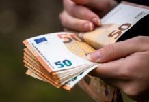 ECB jde proti dolaru. Rozšíří záložní mechanismus eura na celý svět Euro