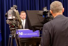 ČNB zdražila úvěry lidem i firmám. Víc zaplatíme i za státní dluh CNB