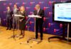 Vláda brutálně srazila poplatky penzijním fondům. Peníze lidem, ne bankám, hřímá penzijnim