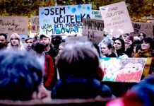 Jsou naše školy skutečně apolitické? Pátral jsem po tom! skoly