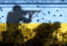 Ukrajinci s Rusy si vybíjejí civilisty. Drony a střely létají oběma směry