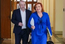 Návrh rozpočtu jde do prvního čtení. Opozice žádá nižší schodek deficit