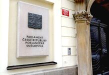 Poslanci jednají o zrušení koncesionářských poplatků poplatku