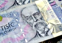 S&P zlepšila výhled pro Česko, Moody’s srazila rating Polsku rating